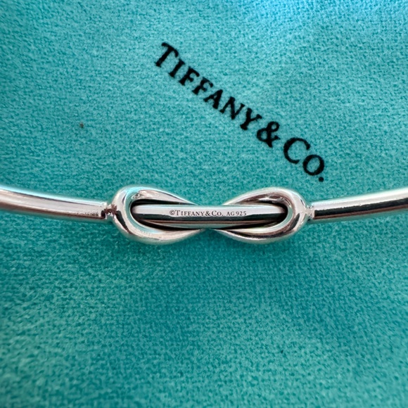 Authentic Tiffany & Co. Sterling Silver Infinity Cuff Knot Bracelet Medium - Picture 6 of 9